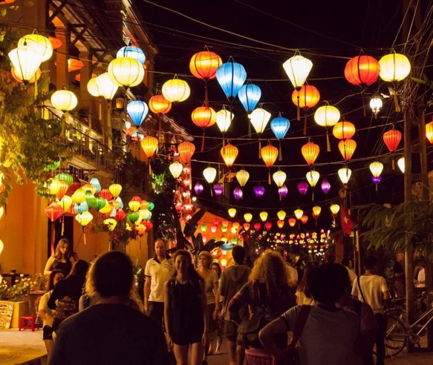 Hoian Night Market Street Food Tours