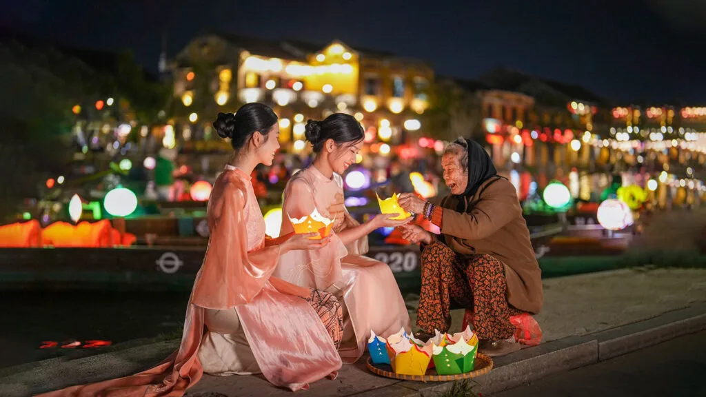 Hoian Night Market Street Food Tours